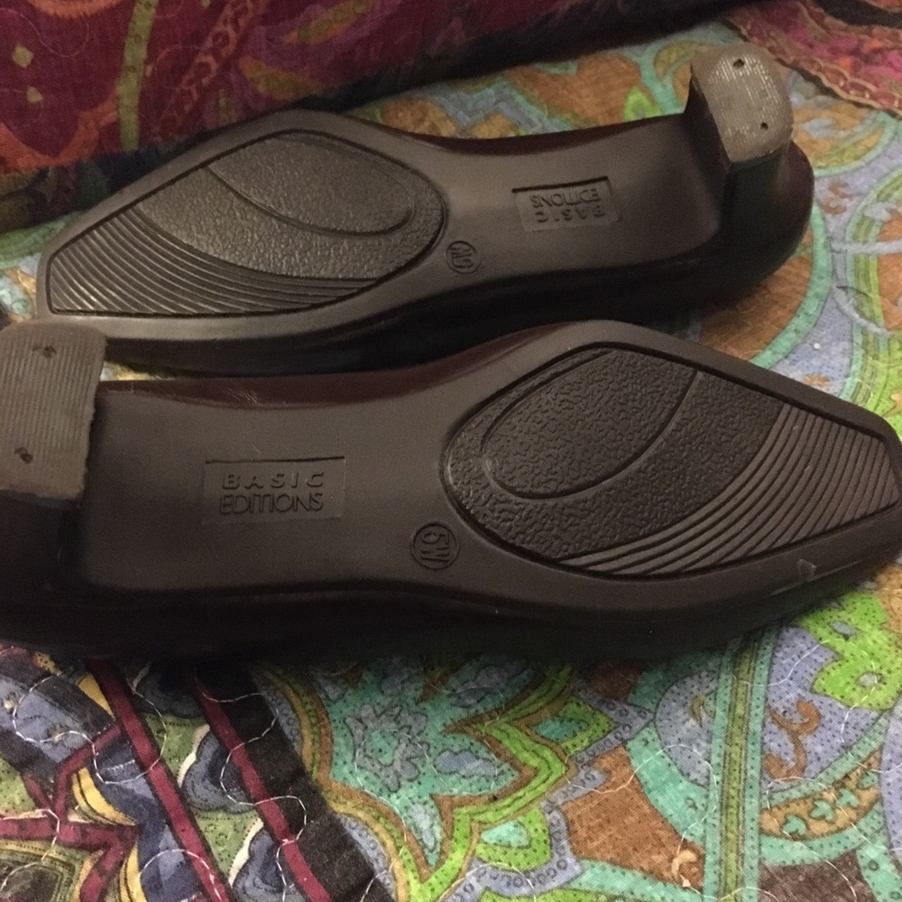 Shoes - Picture 4 of 4